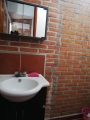 {"esp":"1\/2 ba\u00f1o local","ing":""}