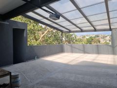 {"esp":"Estacionamiento para 4 autos","ing":""}