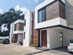 {"esp":"Vista gral. Kloster.","ing":""}