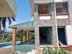 {"esp":"Fachada Posterior","ing":""}