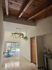 {"esp":"Acceso proncipal","ing":""}