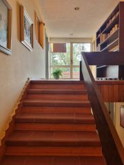 {"esp":"Acceso a Planta Alta.","ing":""}