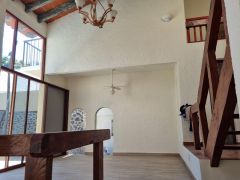 {"esp":"Sala Comedor","ing":""}