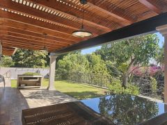 {"esp":"Jardin, entorno arbolado","ing":""}