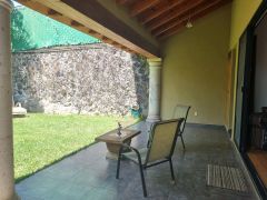 {"esp":"Terraza recamara principal","ing":""}