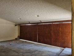 {"esp":"Garaje cubierto para 4 autos","ing":""}