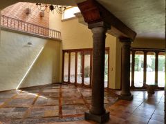 {"esp":"Sala comedor doble altura","ing":""}