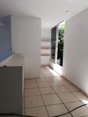 {"esp":"Mostrador local PB.","ing":""}