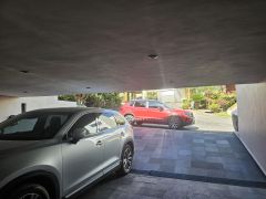 {"esp":"garaje","ing":""}