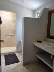 {"esp":"Ba\u00f1o","ing":""}