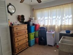 {"esp":"Cuarto de serivcio","ing":""}