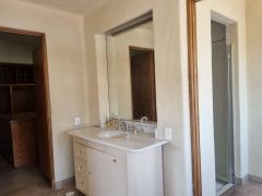 {"esp":"B\u00f1o y vestidor","ing":""}