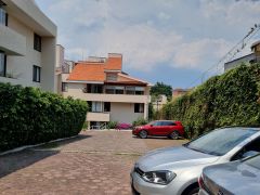 {"esp":"Estacionamiento 2","ing":""}