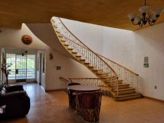 {"esp":"Acceso a Planta Baja y Planta Baja","ing":""}