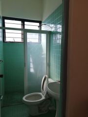 {"esp":"Ba\u00f1o","ing":""}