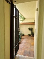 {"esp":"acceso de servicio","ing":""}