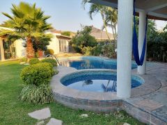 {"esp":"Jacuzzi","ing":""}