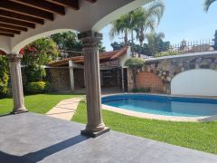 {"esp":"Terraza","ing":""}