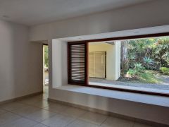 {"esp":"Sala Comedor","ing":""}