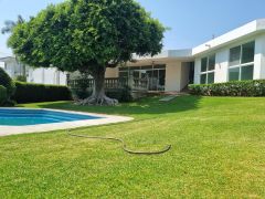 {"esp":"jard\u00edn","ing":""}