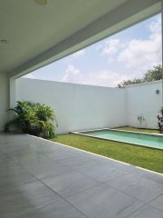 {"esp":"Amplia Terraza","ing":""}