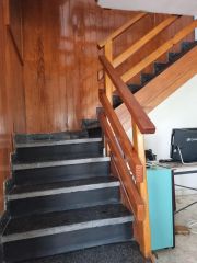 {"esp":"Escaleras a planta alta","ing":""}