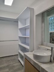 {"esp":"Vestidor y ba\u00f1o","ing":""}