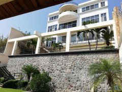 {"esp":"Vista Posterior","ing":""}