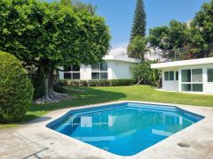 {"esp":"Alberca","ing":""}