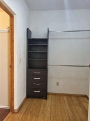 {"esp":"Vestidor y ba\u00f1o","ing":""}