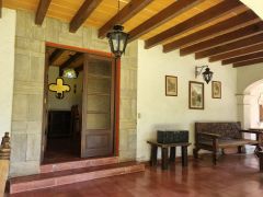 {"esp":"Terraza y bar en planta baja del bungalo","ing":""}