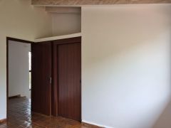 {"esp":"Recamara 2","ing":""}