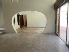 {"esp":"Sala Comedor","ing":""}