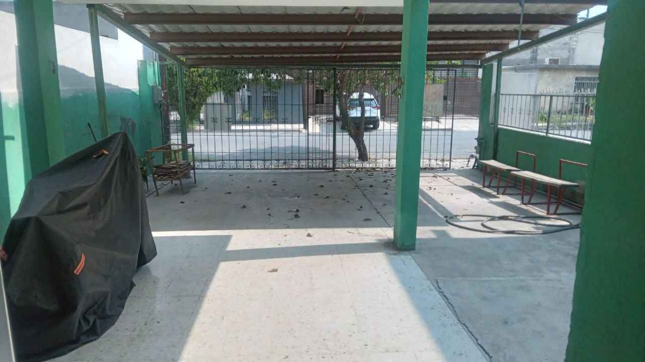 Casa en (Remate) - Mitras Cntr