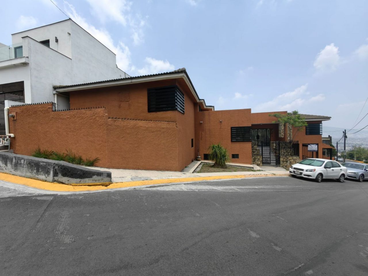 CASA EN VENTA CUMBRES 5