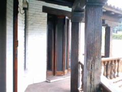 {"esp":"Una de las terrazas","ing":"one of the terraces"}