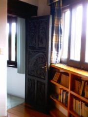 {"esp":"Estudio","ing":"study room"}