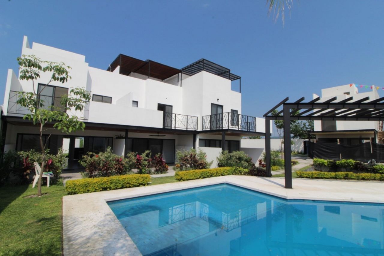 Condominios en Fracc. Colinas de Santa Fe