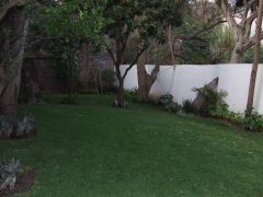 {"esp":"jardin desde rec\u00c3\u00a1maras"}