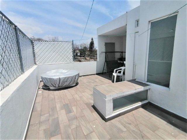 {"esp":"ROOF GARDEN CON JACUZZI","ing":""}
